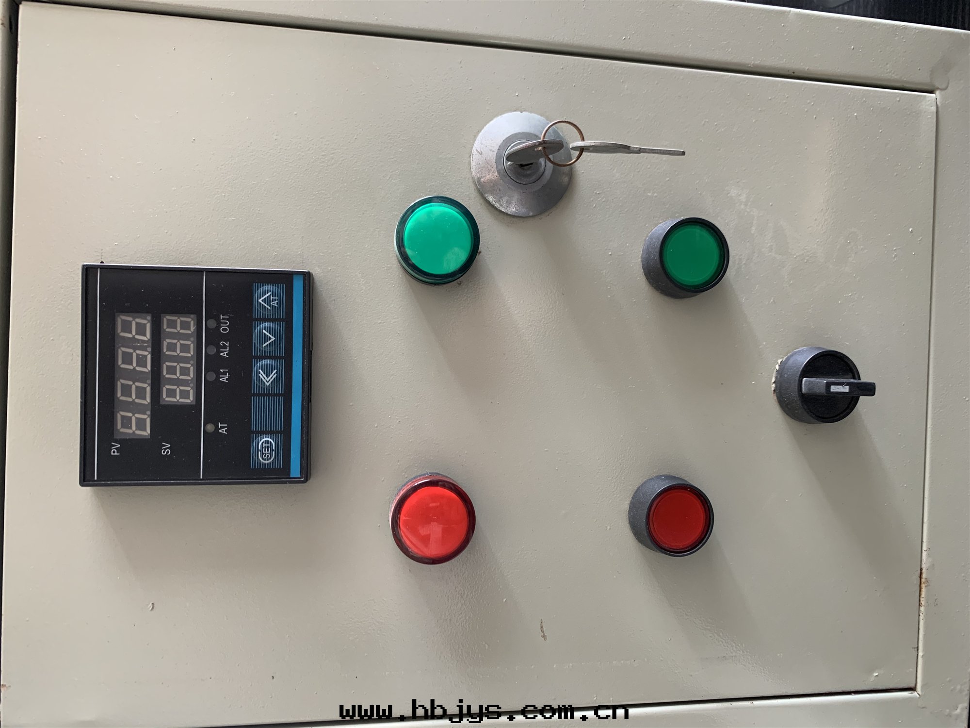 電(diàn)伴热(rè)專用(yòng)温(wēn)控箱(xiāng)